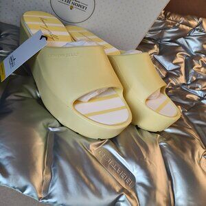 NIB LEMON JELLY SANDALS 9 US